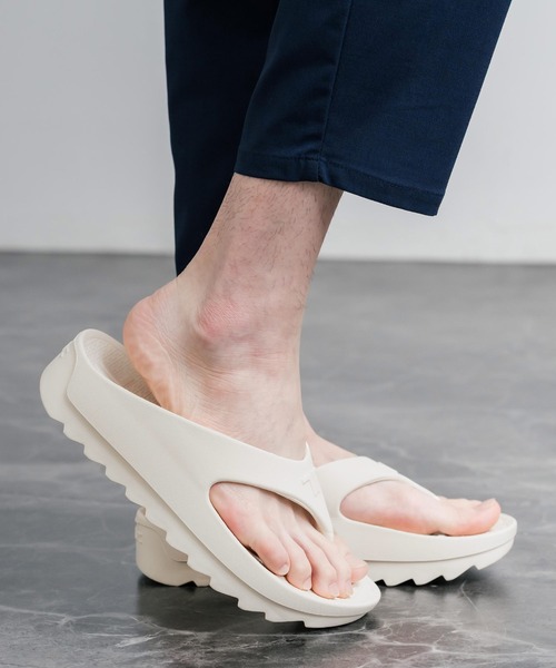 TELIC(テリック)の「TELIC テリック W-FLIP SHARK 厚底シャークソールトングサンダル/リカバリーサンダル(サンダル・メンズ・ブラック/インディゴブルー/アイボリー/グレイッシュベージュ・XL/L/ML/M)」の6枚目の写真