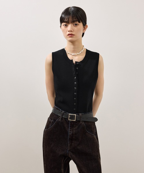 ADAM ET ROPE'(アダムエロペ)の「ミニカーディガンセットニットジレトップス(Tシャツ/カットソー・レディース・ブラック/ダークブラウン/ブルー系その他4・FREE)」の4枚目の写真