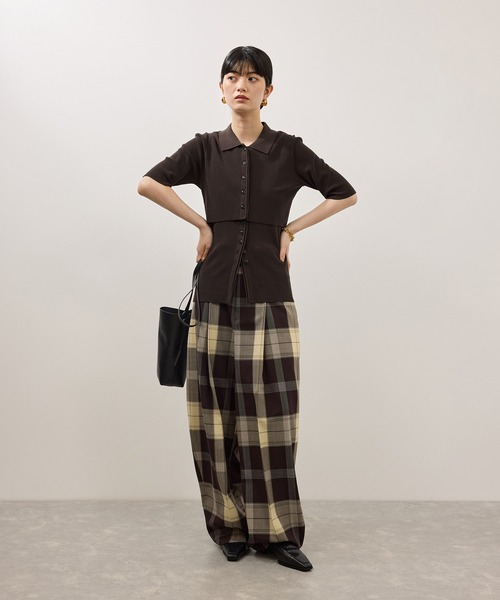 ADAM ET ROPE'(アダムエロペ)の「ミニカーディガンセットニットジレトップス(Tシャツ/カットソー・レディース・ブラック/ダークブラウン/ブルー系その他4・FREE)」の6枚目の写真