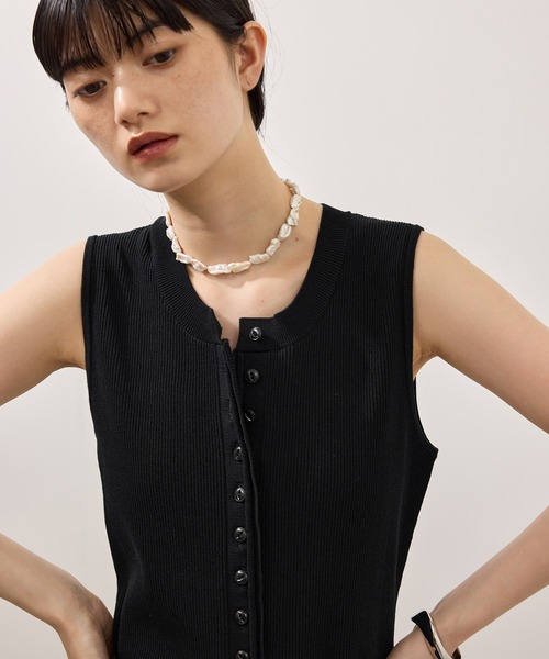 ADAM ET ROPE'(アダムエロペ)の「ミニカーディガンセットニットジレトップス(Tシャツ/カットソー・レディース・ブラック/ダークブラウン/ブルー系その他4・FREE)」の16枚目の写真
