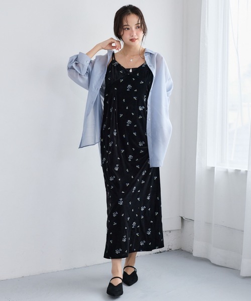 mysty woman(ミスティウーマン)の「ベロア刺繍キャミワンピース 1052517(ワンピース・レディース・チャコールグレー/ベージュ/ブラック/ブラウン・FREE)」の18枚目の写真