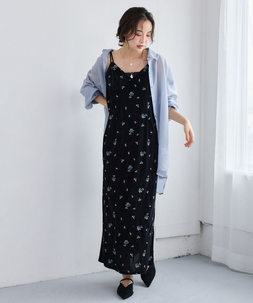 mysty woman(ミスティウーマン)の「ベロア刺繍キャミワンピース 1052517(ワンピース・レディース・チャコールグレー/ベージュ/ブラック/ブラウン・FREE)」の19枚目の写真