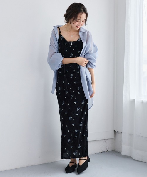 mysty woman(ミスティウーマン)の「ベロア刺繍キャミワンピース 1052517(ワンピース・レディース・チャコールグレー/ベージュ/ブラック/ブラウン・FREE)」の20枚目の写真
