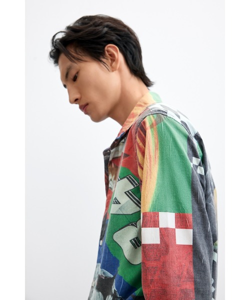 Desigual(デシグアル)の「レーシング フォトコラージュ 長袖シャツ【2026-2027年秋冬新作】(シャツ/ブラウス・メンズ・レッド・XS/S/M/L)」の4枚目の写真