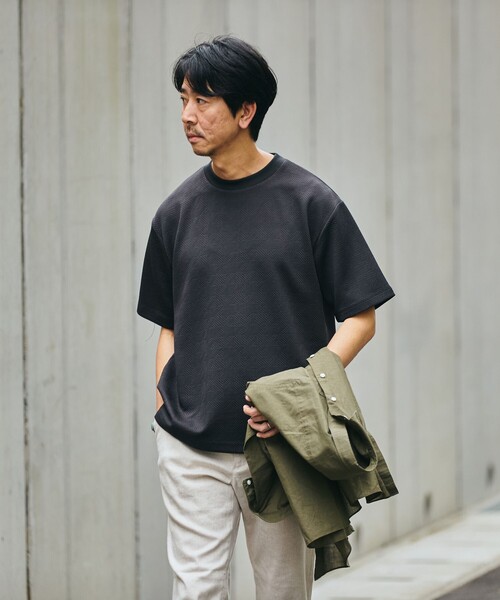 SHIPS(シップス)の「SHIPS: ハウンドトゥース 膨れ ジャカード ショートスリーブ Tシャツ(Tシャツ/カットソー・メンズ・グレー/イエロー系/ブラック/ホワイト・MEDIUM/X-LARGE/SMALL/LARGE)」の17枚目の写真