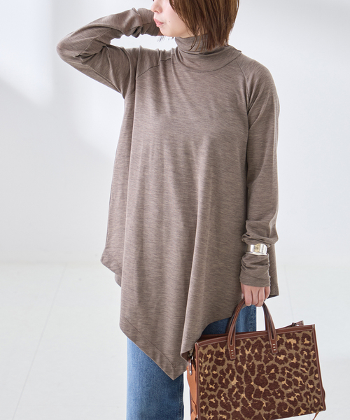 Uhr(ウーア)の「Uhr/ウーア Wool Asymmetry Turtleneck Long Tee タートルネックロングT(ニット/セーター・レディース・チャコールグレー/ベージュ/アイボリー・FREE)」の3枚目の写真