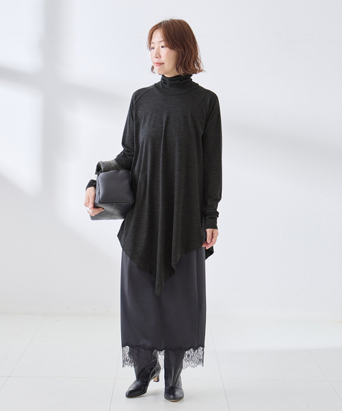 Uhr(ウーア)の「Uhr/ウーア Wool Asymmetry Turtleneck Long Tee タートルネックロングT(ニット/セーター・レディース・チャコールグレー/ベージュ/アイボリー・FREE)」の7枚目の写真
