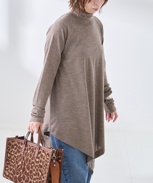 Uhr(ウーア)の「Uhr/ウーア Wool Asymmetry Turtleneck Long Tee タートルネックロングT(ニット/セーター・レディース・チャコールグレー/ベージュ/アイボリー・FREE)」の19枚目の写真