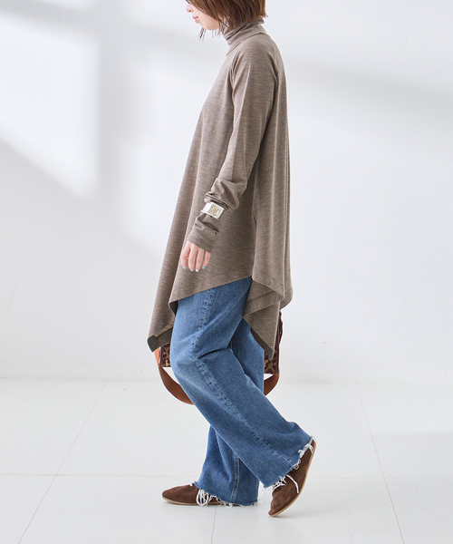 Uhr(ウーア)の「Uhr/ウーア Wool Asymmetry Turtleneck Long Tee タートルネックロングT(ニット/セーター・レディース・チャコールグレー/ベージュ/アイボリー・FREE)」の22枚目の写真