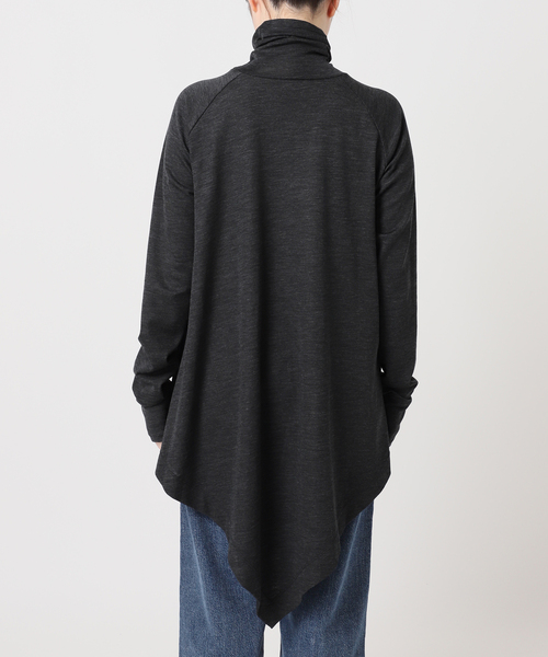 Uhr(ウーア)の「Uhr/ウーア Wool Asymmetry Turtleneck Long Tee タートルネックロングT(ニット/セーター・レディース・チャコールグレー/ベージュ/アイボリー・FREE)」の14枚目の写真