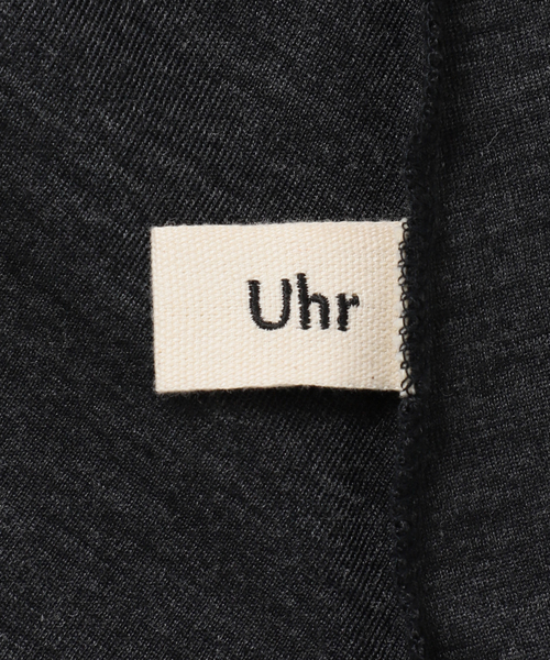 Uhr(ウーア)の「Uhr/ウーア Wool Asymmetry Turtleneck Long Tee タートルネックロングT(ニット/セーター・レディース・チャコールグレー/ベージュ/アイボリー・FREE)」の18枚目の写真
