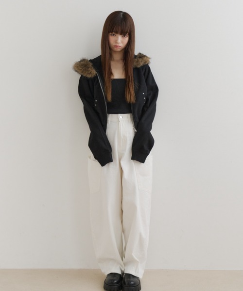 haek(ハク)の「faux fur-trimmed hoodie/ファー付きホットフィックスフーディ(パーカー・レディース・グレー/ブラック・FREE)」の10枚目の写真