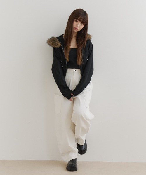 haek(ハク)の「faux fur-trimmed hoodie/ファー付きホットフィックスフーディ(パーカー・レディース・グレー/ブラック・FREE)」の12枚目の写真