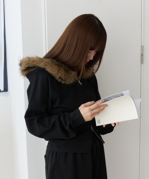 haek(ハク)の「faux fur-trimmed hoodie/ファー付きホットフィックスフーディ(パーカー・レディース・グレー/ブラック・FREE)」の22枚目の写真