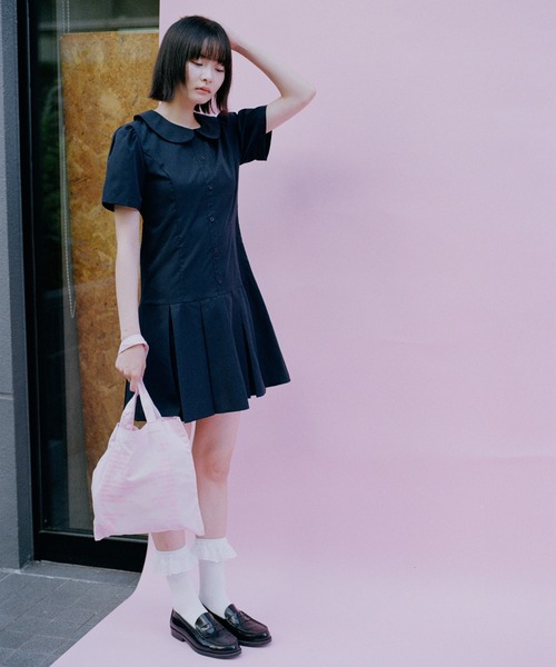 shesaidthat(シーセッドザット)の「shesaidthat - 丸襟プリーツワンピース / Round Collar Pleated Dress(ワンピース・レディース・ネイビー/ダークグレー・FREE)」の21枚目の写真