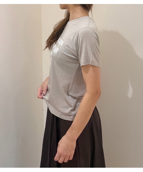 Desert Rose(デザートローズ)の「【MoNiLE/モニーレ】レーヨンサマーウールロゴTシャツ(Tシャツ/カットソー・レディース・ベージュ・FREE)」の4枚目の写真