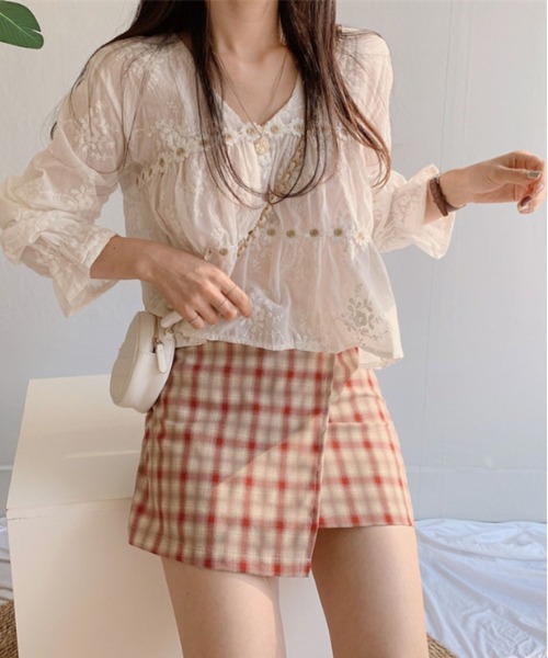 MAISON DE THERESE（メゾン ド テレーズ）の「V ネック立体デイジーレース長袖ブラウス（シャツ/ブラウス・レディース・アイボリー・M）」の7枚目の写真