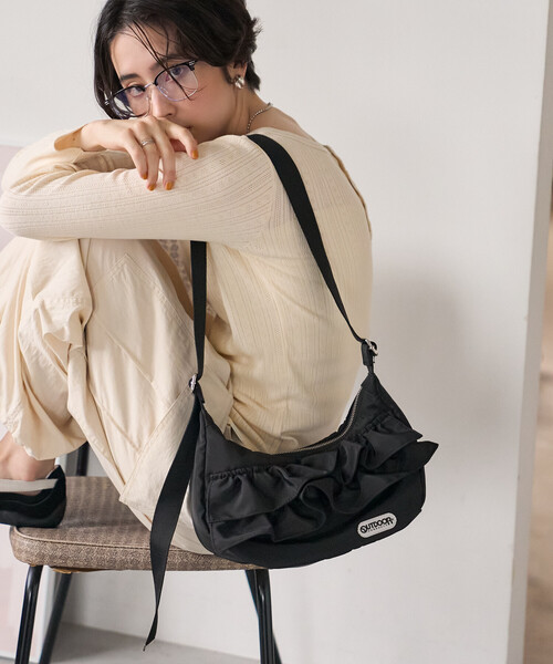 OUTDOOR PRODUCTS（アウトドアプロダクツ）の「OUTDOOR PRODUCTS × FREAK'S STORE/アウトドアプロダクツ 2WAY ナイロンフリルショルダーバッグ（ショルダーバッグ・レディース・オフホワイト/ブラック・ONE SIZE）」の3枚目の写真