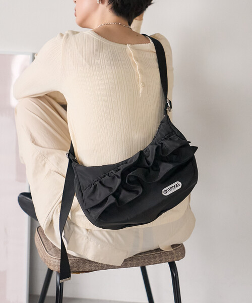 OUTDOOR PRODUCTS（アウトドアプロダクツ）の「OUTDOOR PRODUCTS × FREAK'S STORE/アウトドアプロダクツ 2WAY ナイロンフリルショルダーバッグ（ショルダーバッグ・レディース・オフホワイト/ブラック・ONE SIZE）」の5枚目の写真