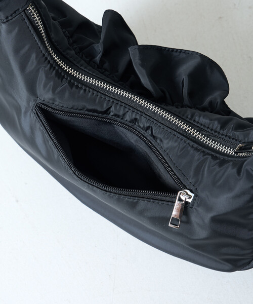 OUTDOOR PRODUCTS（アウトドアプロダクツ）の「OUTDOOR PRODUCTS × FREAK'S STORE/アウトドアプロダクツ 2WAY ナイロンフリルショルダーバッグ（ショルダーバッグ・レディース・オフホワイト/ブラック・ONE SIZE）」の20枚目の写真