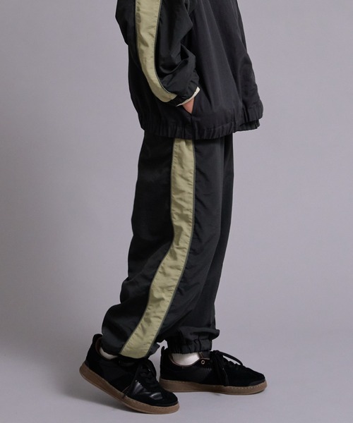 PAIRMANON STREET（ペアマノンストリート）の「【90-160cm】 【撥水機能】 ナイロン パンツ 配色 ライン デザイン 【PAIRMANON STREET】（その他パンツ・キッズ・ベージュ/チャコールグレー/パープル/ネイビー・140/100/150/110/130/120/90/160）」の6枚目の写真