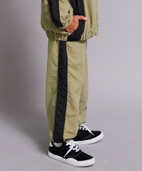 PAIRMANON STREET（ペアマノンストリート）の「【90-160cm】 【撥水機能】 ナイロン パンツ 配色 ライン デザイン 【PAIRMANON STREET】（その他パンツ・キッズ・ベージュ/チャコールグレー/パープル/ネイビー・140/100/150/110/130/120/90/160）」の10枚目の写真