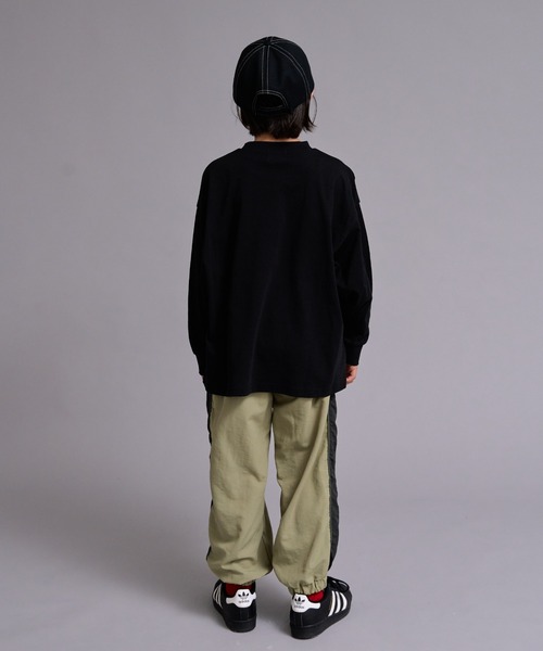 PAIRMANON STREET（ペアマノンストリート）の「【90-160cm】 【撥水機能】 ナイロン パンツ 配色 ライン デザイン 【PAIRMANON STREET】（その他パンツ・キッズ・ベージュ/チャコールグレー/パープル/ネイビー・140/100/150/110/130/120/90/160）」の11枚目の写真