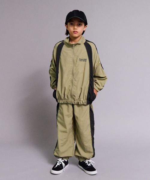 PAIRMANON STREET（ペアマノンストリート）の「【90-160cm】 【撥水機能】 ナイロン パンツ 配色 ライン デザイン 【PAIRMANON STREET】（その他パンツ・キッズ・ベージュ/チャコールグレー/パープル/ネイビー・140/100/150/110/130/120/90/160）」の12枚目の写真