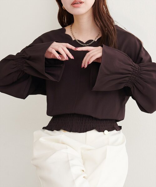 natural couture(ナチュラルクチュール)の「2WAYスカラップブラウス(シャツ/ブラウス・レディース・その他2/グレイッシュベージュ/サックスブルー/ブラウン/その他1/ブラック/アイボリー/ボルドー・FREE)」の10枚目の写真