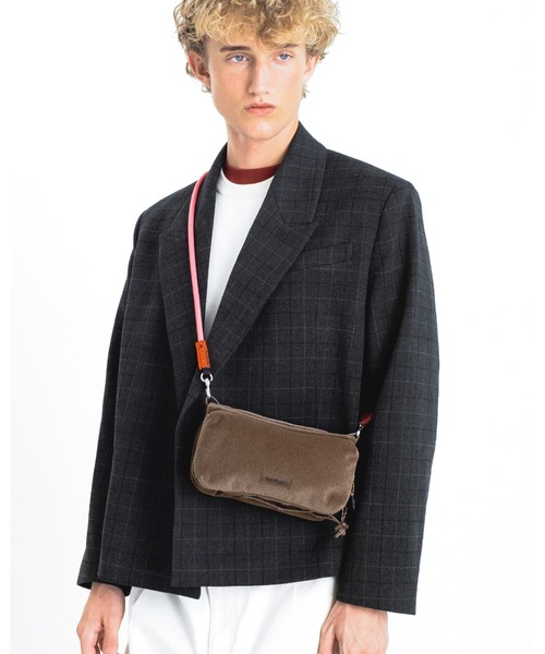 Topologie(トポロジー)の「Bottle Sacoche Medium(ボトル サコッシュミディアム)(ショルダーバッグ・レディース・ブルー/グリーン系/ダークグレー/アッシュグレー/ブルー系/ブラウン/パープル・ONE SIZE)」の19枚目の写真