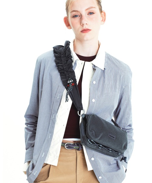 Topologie(トポロジー)の「Bottle Sacoche Medium(ボトル サコッシュミディアム)(ショルダーバッグ・レディース・ブルー/グリーン系/ダークグレー/アッシュグレー/ブルー系/ブラウン/パープル・ONE SIZE)」の14枚目の写真