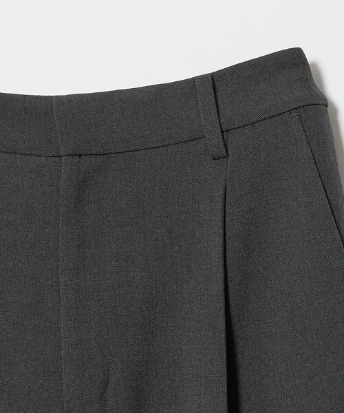 BEAUTY&YOUTH UNITED ARROWS(ビューティーアンドユースユナイテッドアローズ)の「ポリエステルブレンド メランジ バックゴム ストレートパンツ 防シワ ウォッシャブル(スラックス・レディース・ダークグレー/モカ・S/M/L/XS)」の4枚目の写真