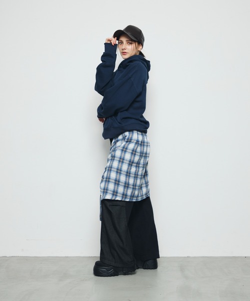 DAZE(デイズ)の「チェックシャツレイヤード風 ワイド デニムパンツ(デニムパンツ・メンズ・ブラック系・SMALL/MEDIUM/LARGE/X-LARGE)」の13枚目の写真