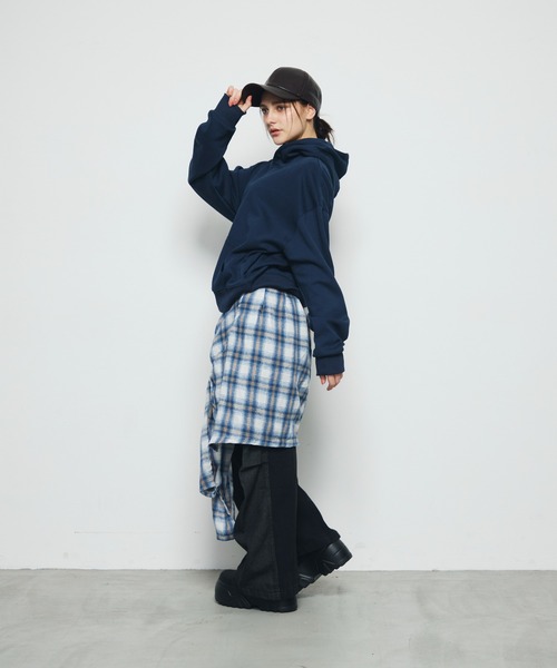 DAZE(デイズ)の「チェックシャツレイヤード風 ワイド デニムパンツ(デニムパンツ・メンズ・ブラック系・SMALL/MEDIUM/LARGE/X-LARGE)」の14枚目の写真