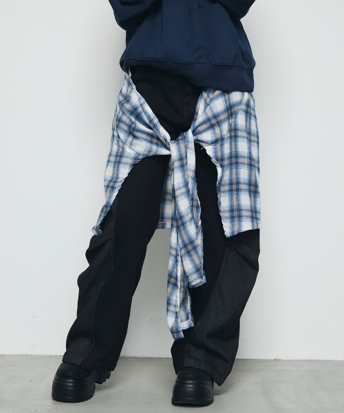 DAZE(デイズ)の「チェックシャツレイヤード風 ワイド デニムパンツ(デニムパンツ・メンズ・ブラック系・SMALL/MEDIUM/LARGE/X-LARGE)」の2枚目の写真