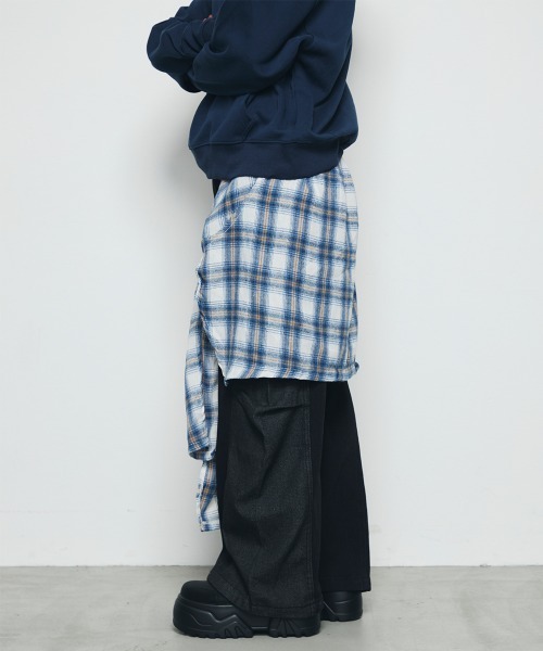 DAZE(デイズ)の「チェックシャツレイヤード風 ワイド デニムパンツ(デニムパンツ・メンズ・ブラック系・SMALL/MEDIUM/LARGE/X-LARGE)」の7枚目の写真