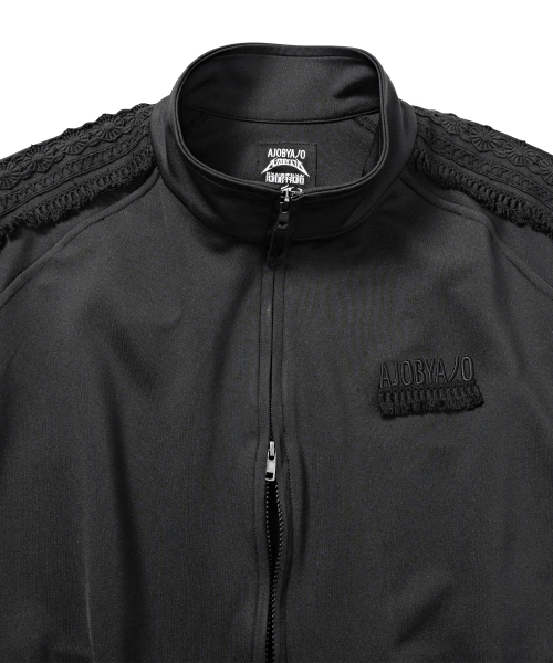 AJOBYAJO（アジョバイアジョ）の「Multi Lace Trim Raglan Track Jacket [BLACK]（ナイロンジャケット・レディース・その他・MEDIUM/LARGE/X-LARGE）」の3枚目の写真