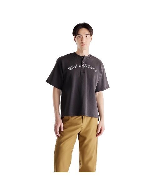New Balance Shohei Ohtani Signature Henley Neck Short Sleeve T-Shirt（ニューバランス 大谷翔平シグネチャーヘンリーネック）