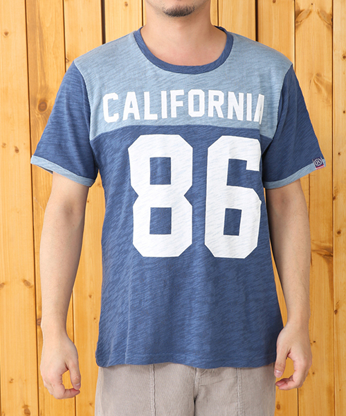 RODEO CROWNS WIDE BOWL(ロデオクラウンズワイドボウル)の「CA 86 フットボール Tシャツ(Tシャツ/カットソー・メンズ・ブルー/ダークブルー・X-LARGE/MEDIUM/LARGE)」の2枚目の写真