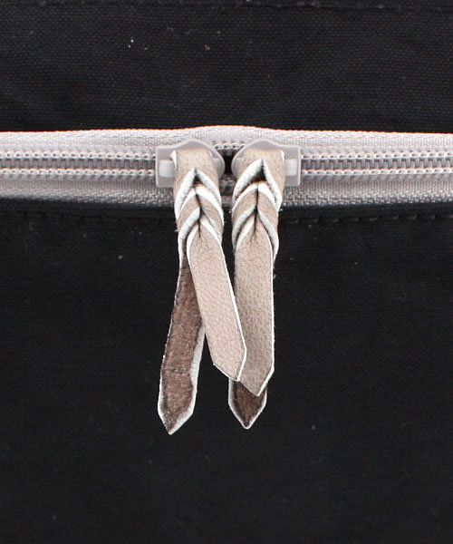 PORTER（ポーター）の「PORTER BEAT DAYPACK LARGE <B印 YOSHIDA SELECT>（バックパック/リュック・メンズ・ブラック/ベージュ/グリーン・ONE SIZE）」の9枚目の写真