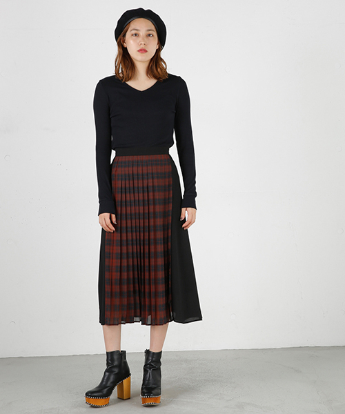 MOUSSY（マウジー）の「CHECK PANEL PLEATS SKIRT（スカート・レディース・レッド系その他/グリーン系その他・1/2）」の2枚目の写真