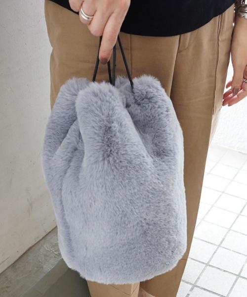 ODETTE E ODILE(オデットエオディール)の「O フェイクファー キンチャクバッグ(ハンドバッグ・レディース・ライトグレー/ダークブラウン/ベージュ/ピンク/ワイン/グレー・FREE)」の13枚目の写真