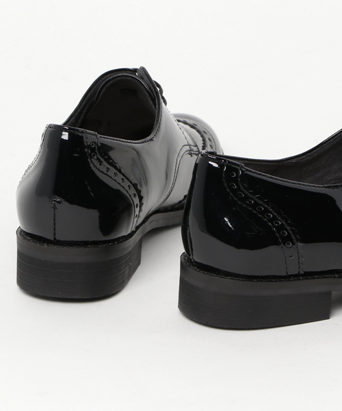 LE TALON(ルタロン)の「エナメルメダリオンオックス(その他シューズ・レディース・ブラック・25.5cm/22cm/23cm/24cm/24.5cm/23.5cm/21.5/25cm/22.5cm)」の4枚目の写真