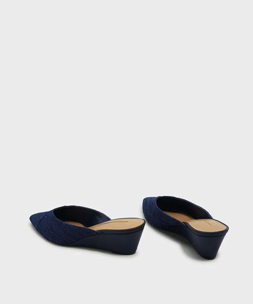 CHARLES & KEITH(チャールズ & キース)の「ブイウェッジムール / V WEDGE MULES(スリッポン・レディース・ホワイト/ブラック/ネイビー・23cm/25cm/24.5cm/22.5cm/23.5cm)」の12枚目の写真
