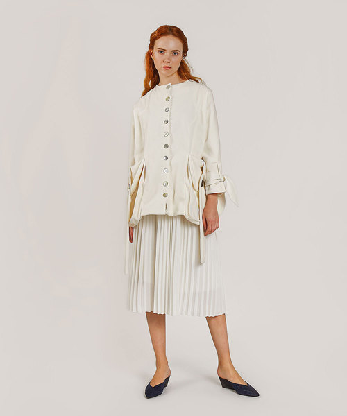 CHARLES & KEITH(チャールズ & キース)の「ブイウェッジムール / V WEDGE MULES(スリッポン・レディース・ホワイト/ブラック/ネイビー・23cm/25cm/24.5cm/22.5cm/23.5cm)」の14枚目の写真