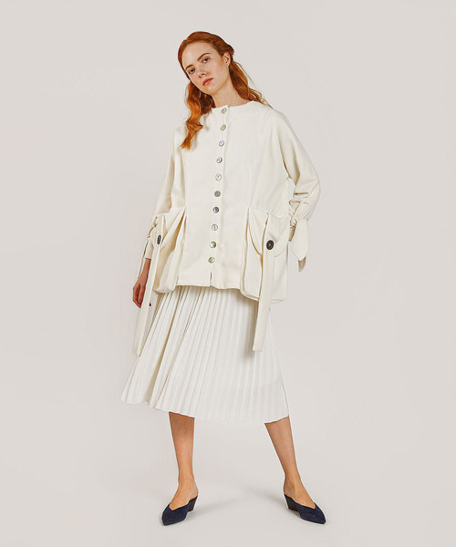 CHARLES & KEITH(チャールズ & キース)の「ブイウェッジムール / V WEDGE MULES(スリッポン・レディース・ホワイト/ブラック/ネイビー・23cm/25cm/24.5cm/22.5cm/23.5cm)」の15枚目の写真