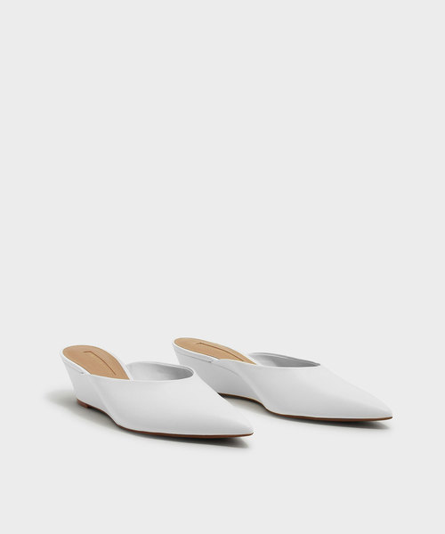 CHARLES & KEITH(チャールズ & キース)の「ブイウェッジムール / V WEDGE MULES(スリッポン・レディース・ホワイト/ブラック/ネイビー・23cm/25cm/24.5cm/22.5cm/23.5cm)」の17枚目の写真