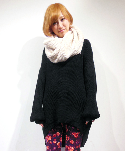 WHO'S WHO gallery（フーズフーギャラリー）の「ローゲージビッグニット（ニット/セーター・レディース・ブラック/ホワイト/ピンク・FREE）」の3枚目の写真