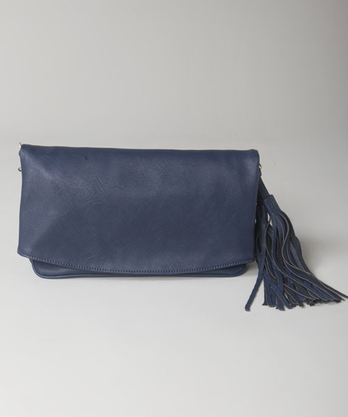 NANO universe（ナノユニバース）の「ショルダー付フリンジクラッチ（クラッチバッグ・レディース・ベージュ/ネイビー/イエロー・FREE）」の5枚目の写真