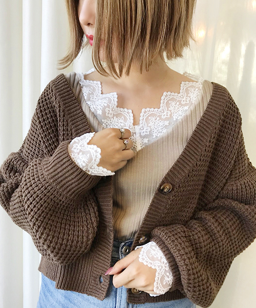 apres jour（アプレジュール）の「スカラップレースロングスリーブ【ZOZOTOWN限定アイテム】（Tシャツ/カットソー・レディース・オフホワイト/ブラック/ボルドー/ベージュ/モカ・フリー）」の10枚目の写真